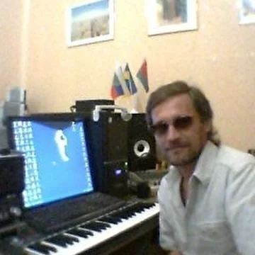 Олег Артюхов