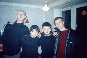 Слева на право:
Ёсик,Kid, Миша Галустян. Hacker