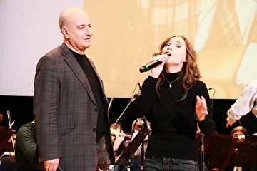 Администрация президента Концерт Арно Бабаджанян Пока я помню, я живу Ирина Кольба Репетиция с оркестром. С Араиком Бабаджаняном.