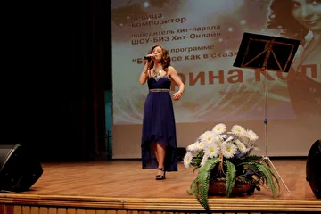 Усадьба Архангельское на сцене певица Ирина Кольба