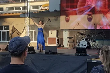 День города Монино на сцене певица Ирина Кольба