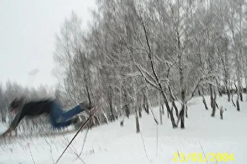 Один из моих друзей катается на лыжах...:)))