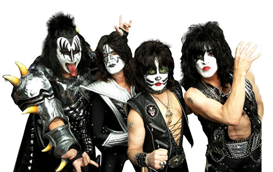 Kiss приедут в Россию с «величайшим шоу на Земле»